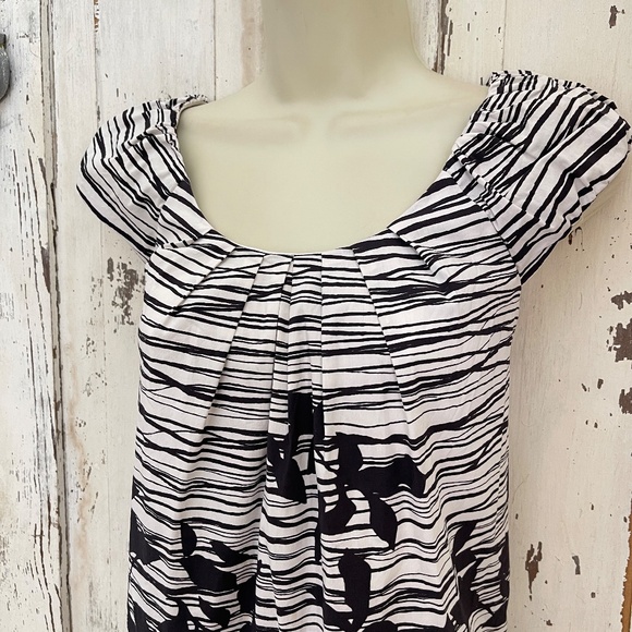 BCBG Maxazria Sz Small Womans Black White Floral Cotton Blend Casual Shift Dress - Picture 3 of 9